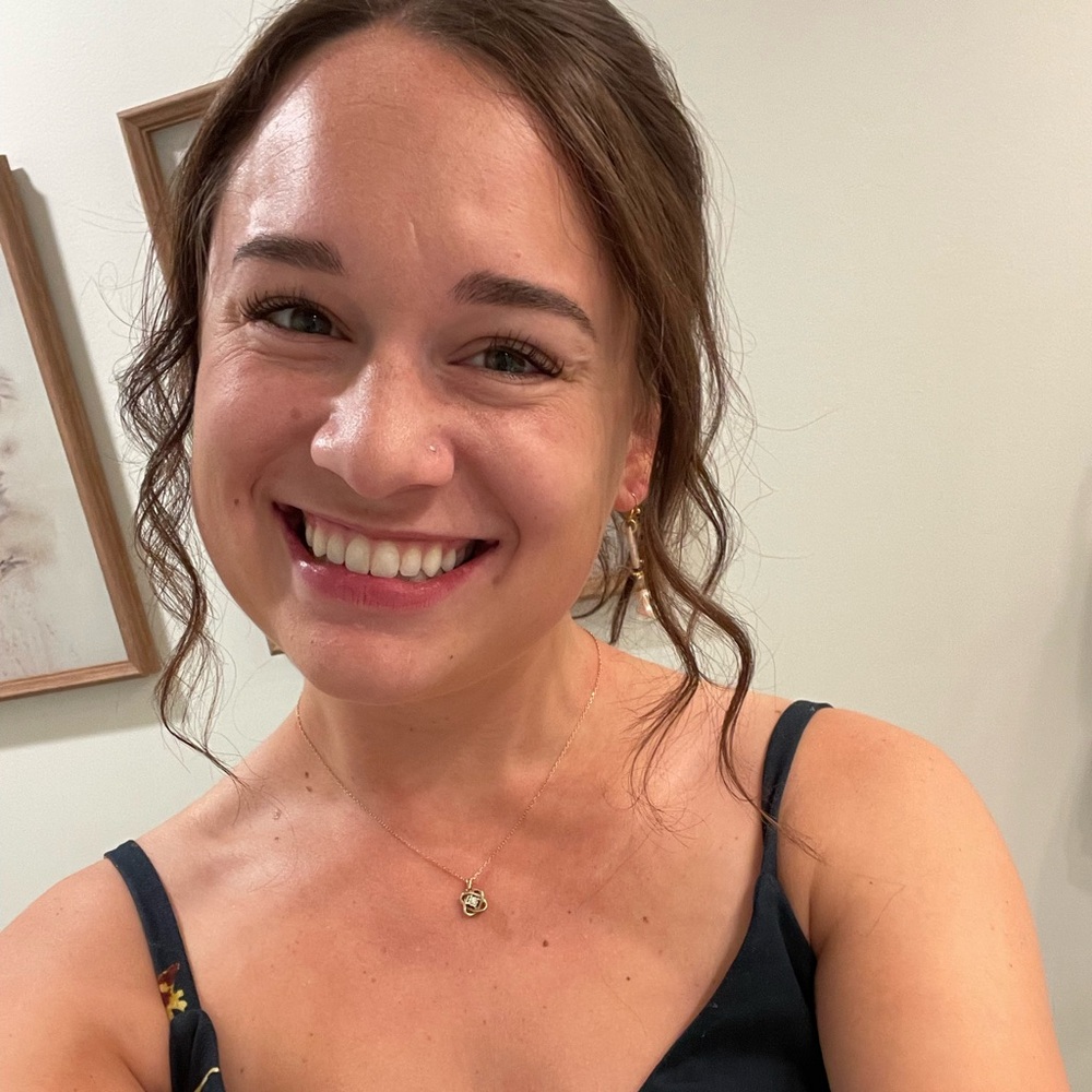 Meet your Posher, Alyssa
